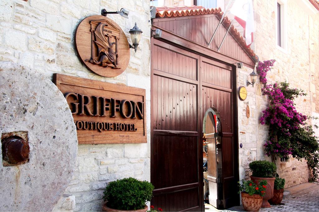 Griffon Hotel Yenifoca Exterior foto