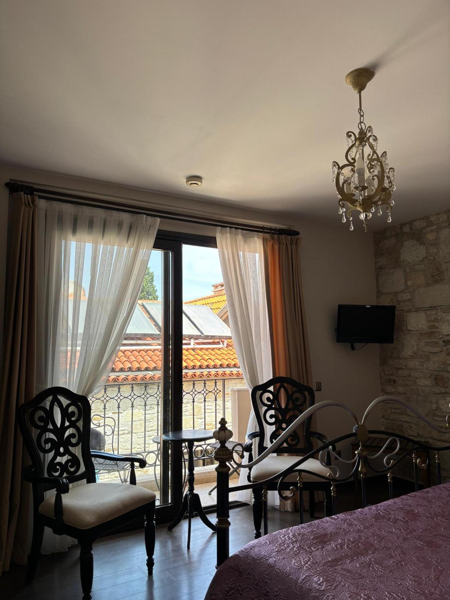 Griffon Hotel Yenifoca Exterior foto